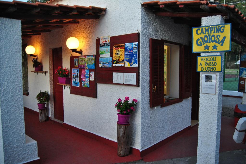 Camping B&B Gioiosa 焦约萨马雷阿 外观 照片