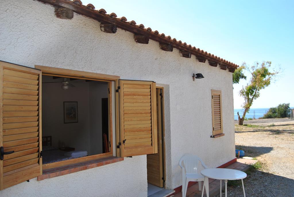 Camping B&B Gioiosa 焦约萨马雷阿 外观 照片