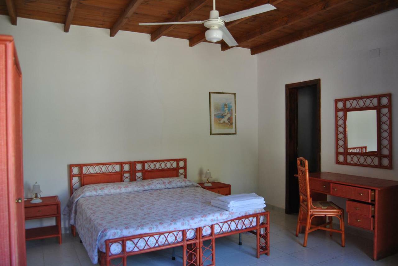 Camping B&B Gioiosa 焦约萨马雷阿 外观 照片
